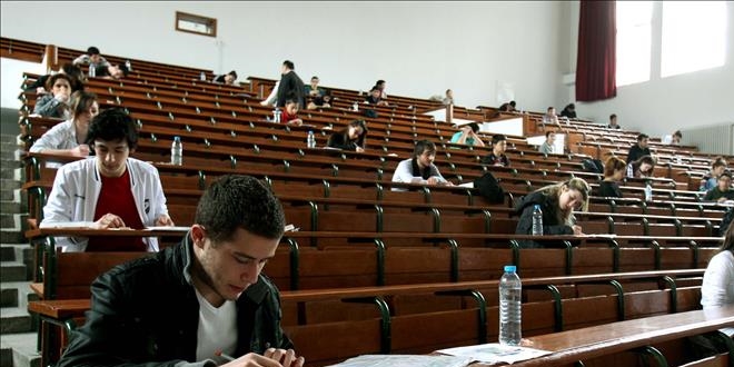 Sınav başlamadan 1 dk önce soruları okumak iptal sebebi midir?