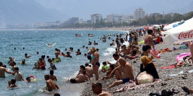 Trkiye iin 45 milyon rekor turist beklentisi