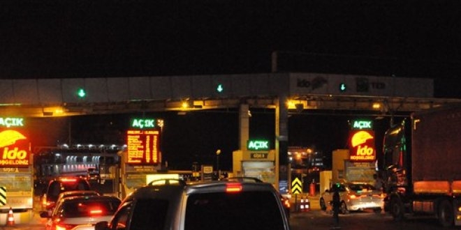 Anadolu Otoyolu'nda bayram trafiği başladı