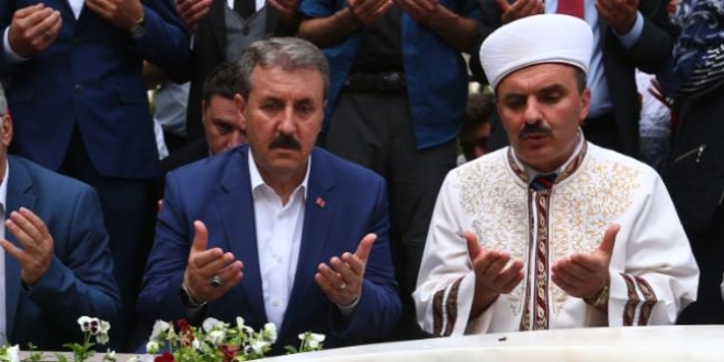 Destici, bayram namazını Taceddin Dergahı'nda kıldı