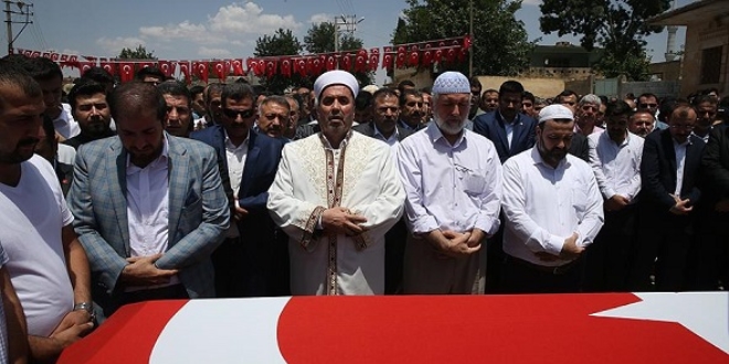 AK Parti'li Yıldız'ın ağabeyinin cenazesi toprağa verildi