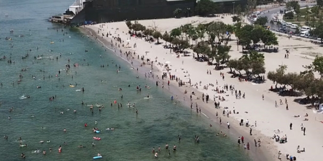 Bayramda plajlara ak�n ettiler