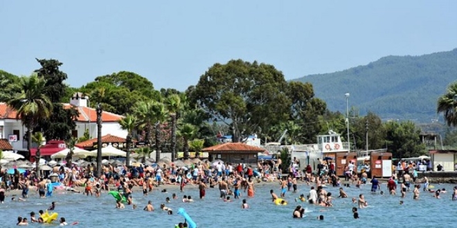 Sahillerde bayram yo�unlu�u