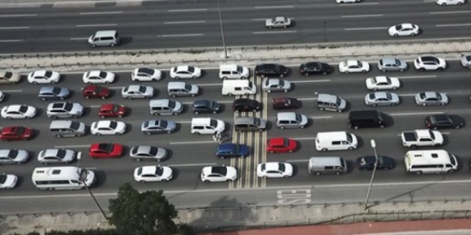 �stanbul trafi�inde bayram ziyareti yo�unlu�u