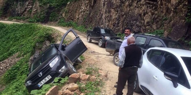 �arampole d��memesi i�in halatla ba�lad�lar