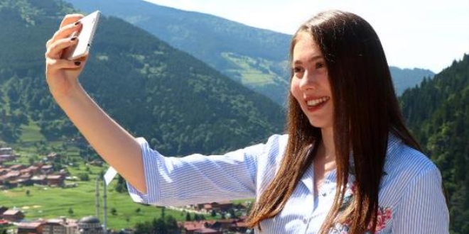 Tatilciler, Uzungöl'e akın etti