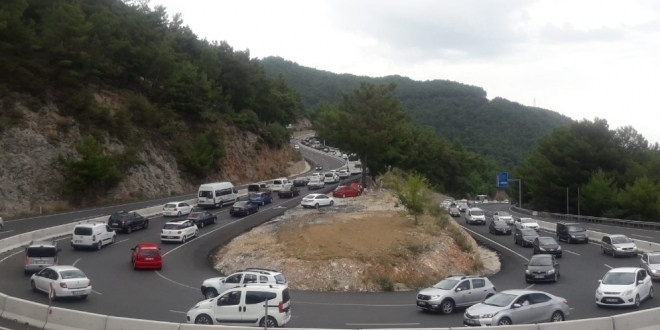 Muğla'da trafik durma noktasına geldi