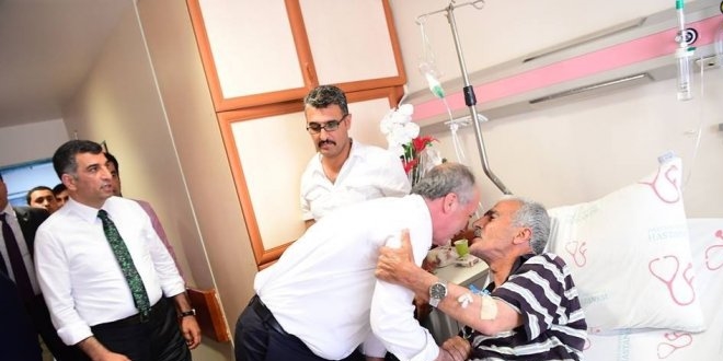 İnce, Şehit Sekin'in kaza geçiren babasını ziyaret etti