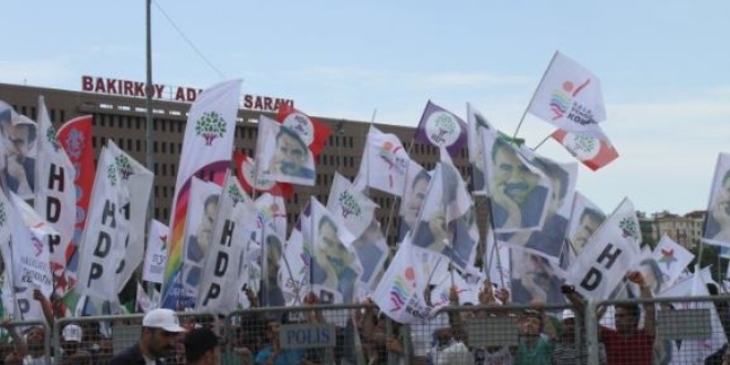 HDP'nin Bakırköy mitinginde 14 gözaltı