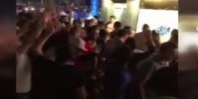 Taksim'de 'havadan para' izdihamı