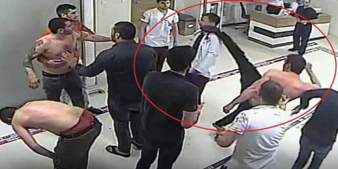 O tekme doktorun şakağına gelseydi, ölebilirdi