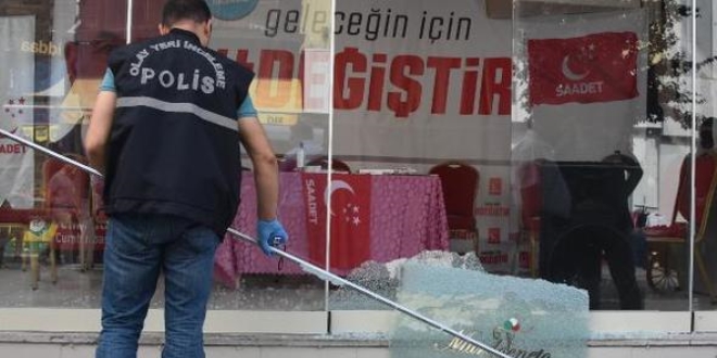 Edirne'de Saadet Partisi'nin seçim bürosuna saldırı