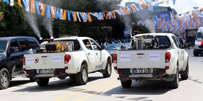 Cumhurbaşkanı Erdoğan'a gülsuyu ile karşılama