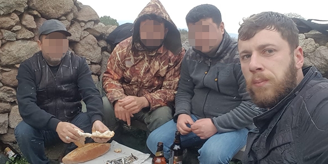 4 yaşındaki oğlunu öldürdükten sonra içki alemi yapmış