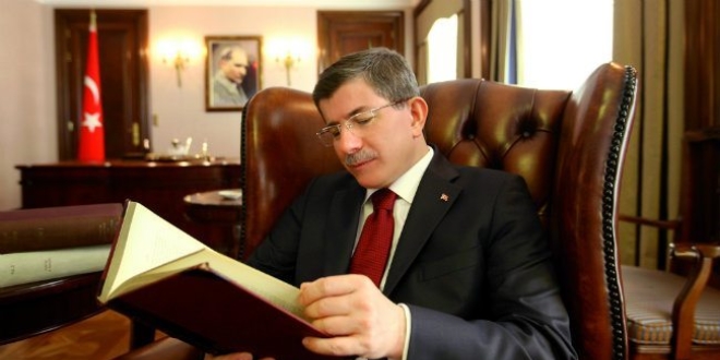 Eski Başbakan Davutoğlu'nu tehdit davasında karar