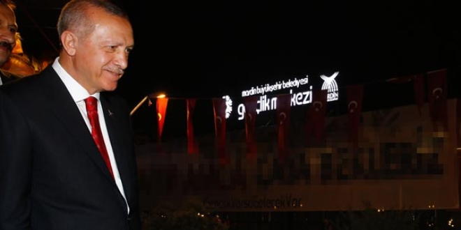 Erdoğan, 'Tayyip amca çaya bekleriz' pankartına kayıtsız kalmadı