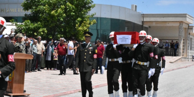 Şehit Onbaşı Malatya'da gözyaşlarıyla toprağa verildi