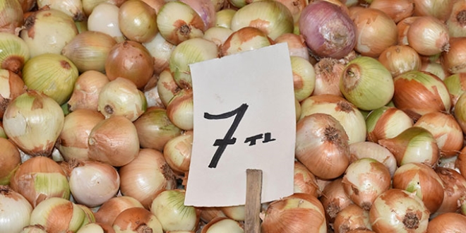 Pazardaki so�an hem g�zleri hem cepleri yakt�