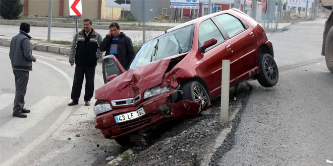 Kütahya'da otomobil devrildi: 6 yaralı