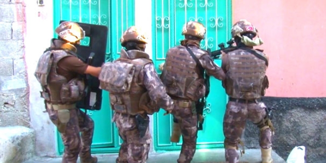 Gaziantep'te uyu�turucu operasyonu: 30 g�zalt�