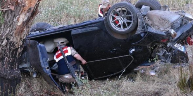 Siverek'te trafik kazas�: 1 �l�, 5 yaral�