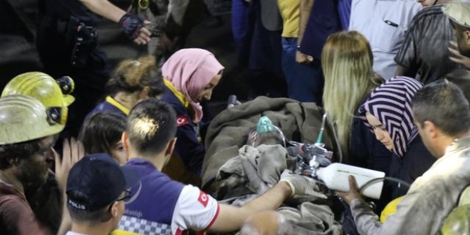 7 saat sonra madendeki göçükten sağ çıktılar