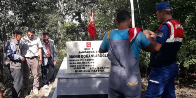 Şehit er Doğanlaroğlu'nun mezarı yenilendi