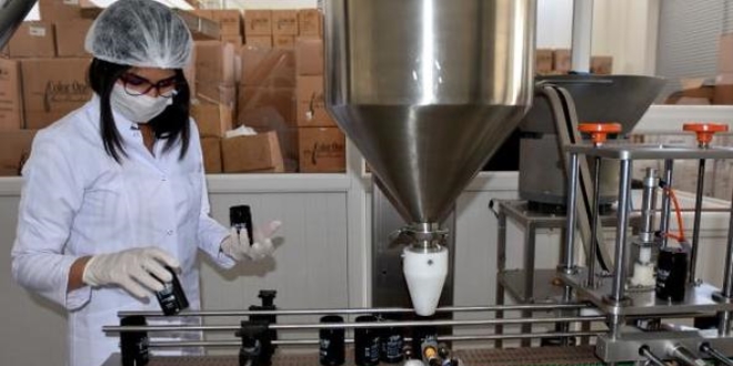 Van'da �rettikleri sa� fiberini d�nyaya sat�yorlar