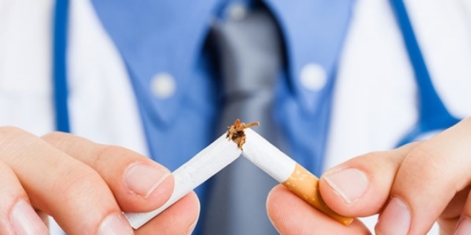 Sigara a��z sa�l���na zarar veriyor