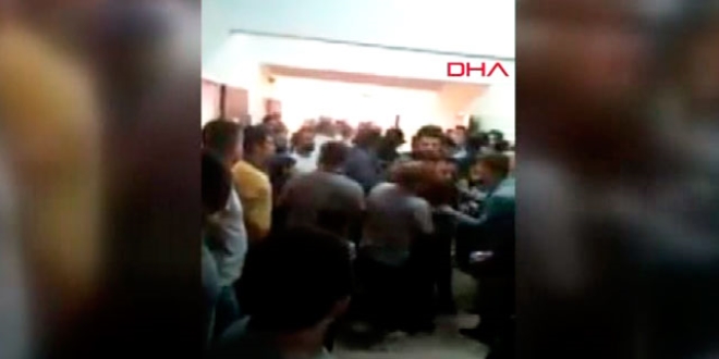İYİ Partili Ümit Özdağ'ın oy kullandığı okulda gerginlik