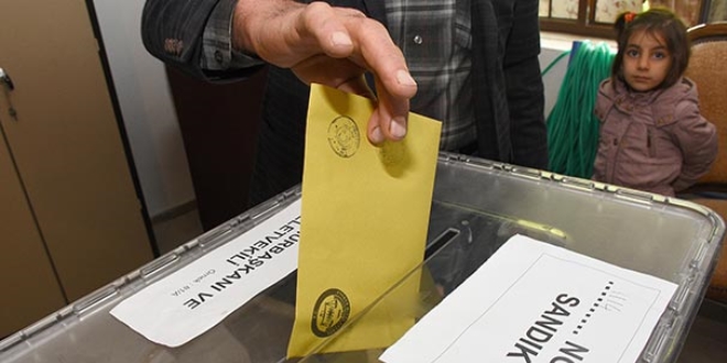 İzmir ve Uşak'ta 52 kişiye yasal işlem yapıldı