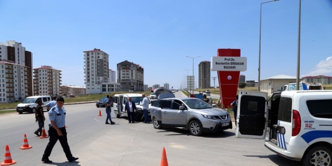 Bankadan para çeken adamı böyle soydular