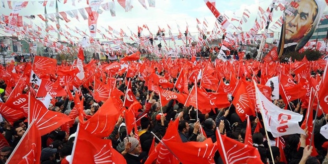 CHP'li baz isimler parti ynetimini istifaya ard