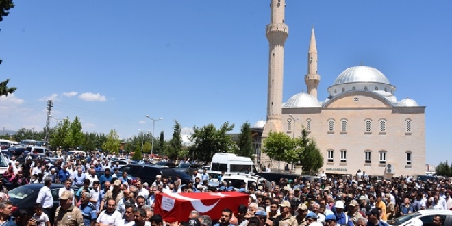 Şehit Canördek son yolculuğuna uğurlandı