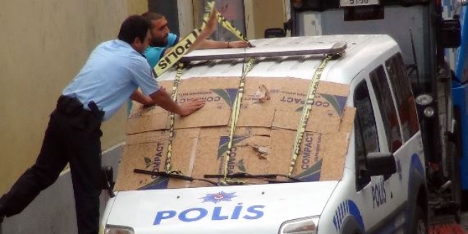 Vatandaşlar gibi emniyet personeli de dolu önlemi aldı