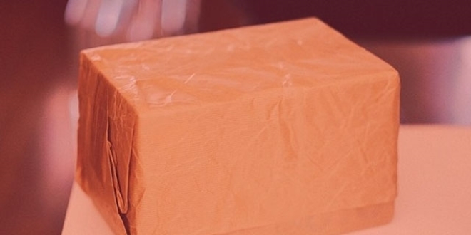 Babasına bombalı paket yollayan cani hakim karşısında