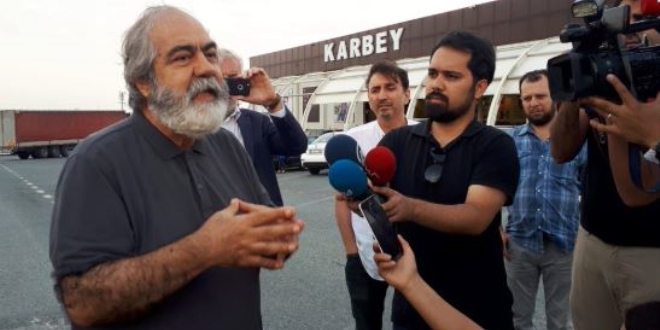 Mehmet Altan, Silivri Cezaevi'nen tahliye edildi