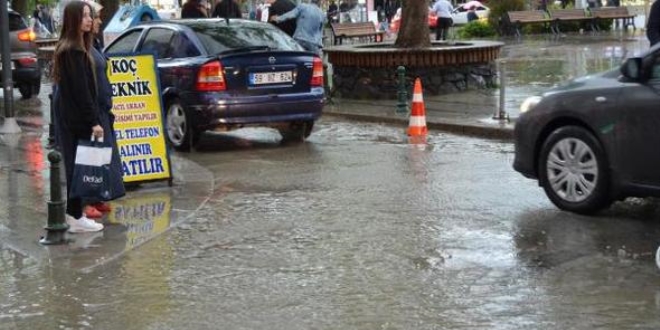 Tekirdağ'da sağanak ve dolu yağışı etkili oldu