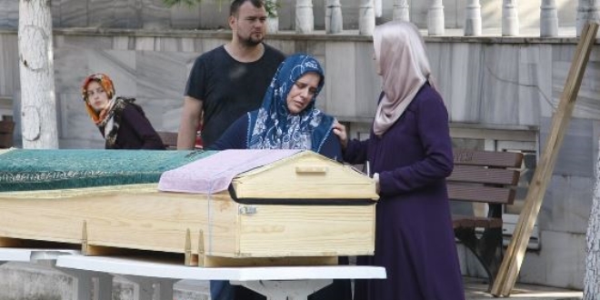 G�lde bo�ulan �niversite ��rencisi topra�a verildi