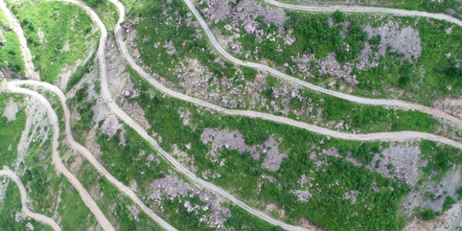 Bayburt- Trabzon sınırında 'dünyanın en tehlikeli yolu'