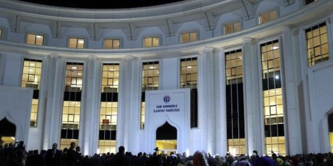 İlahiyat fakültelerine akredite hizmeti