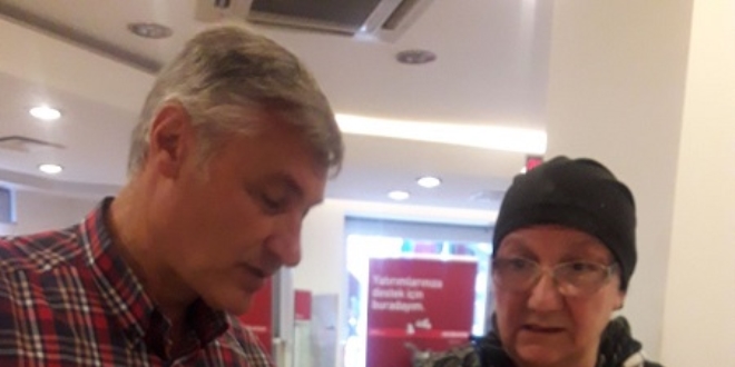 Eski�ehir'de polisin dikkati ya�l� kad�n� doland�r�lmaktan kurtard�