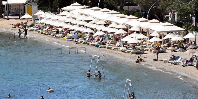 Güney Ege sahilleri giderek doluyor