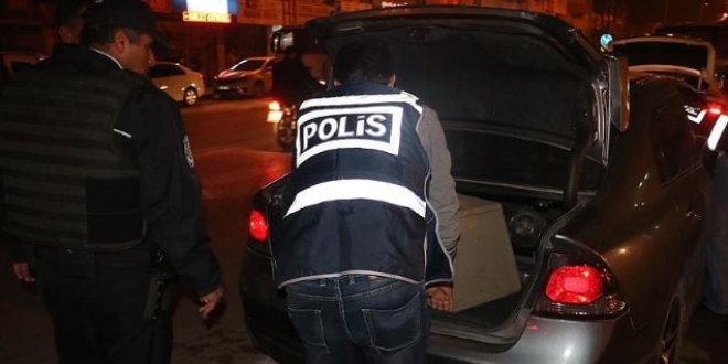 Adana'da 2 bin 200 polisin katılımıyla 'huzur' uygulaması