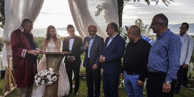 Başbakan Yardımcısı Işık, nikah şahidi oldu