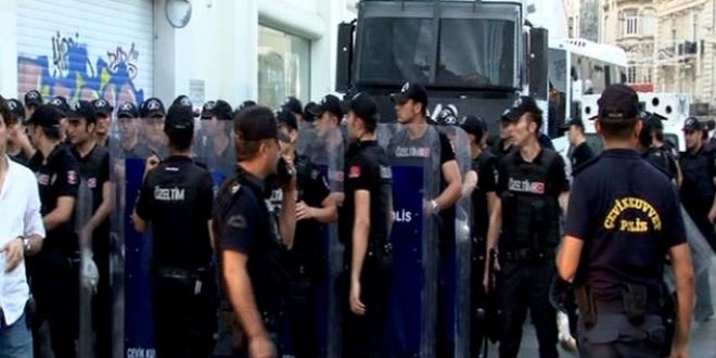 Beyolu'nda izinsiz gsteriye polis mdahalesi