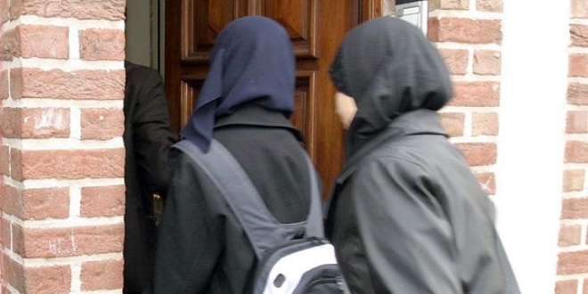 Belçika'nın Gent şehrinde başörtüsü yasağı kalkıyor