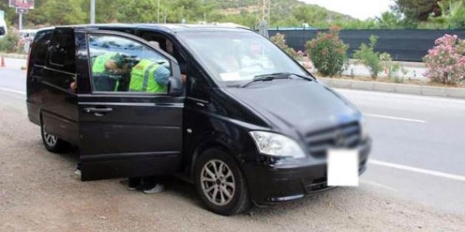 Bodrum'da �ok! Durdurulan �� ara�tan ikisi ceza yedi