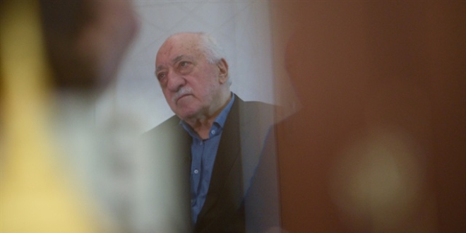 Gülen, ısırdığı hurmayı FETÖ'cüye hediye etmiş