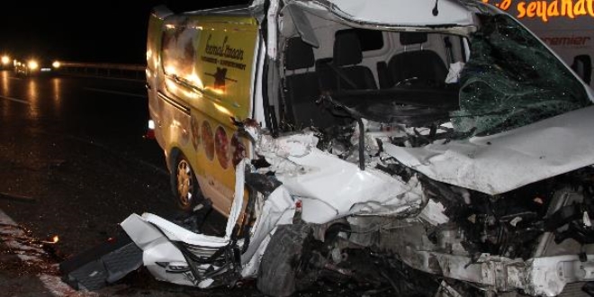 Düzce TEM otoyolunda feci kaza 1 ölü 1 yaralı